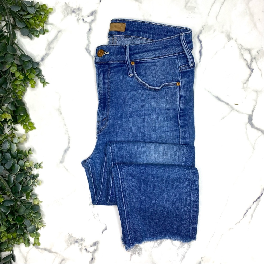 MOTHER The Mid Rise Dazzler Ankle Fray Denim Jeans